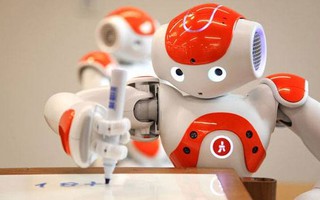 Choáng với Robot phóng viên thần tốc của Trung Quốc
