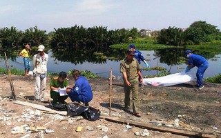 Bị đuổi đánh, bơi ra giữa dòng chết chìm