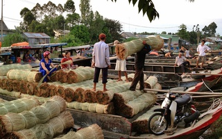 Ngôi "chợ ma" khó quên ở miền Tây