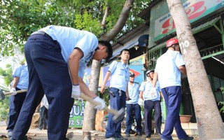 Dân vỗ tay khi thấy lãnh đạo quận Bình Tân "đòi" vỉa hè