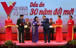 Trao Giải thưởng Vinh quang Việt Nam cho 30 tập thể, cá nhân