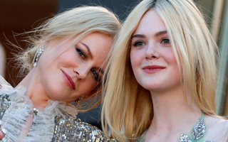 Elle Fanning "đọ sắc" Nicole Kidman trên thảm đỏ