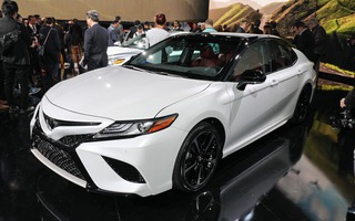 Hình ảnh thực tế Toyota Camry 2018