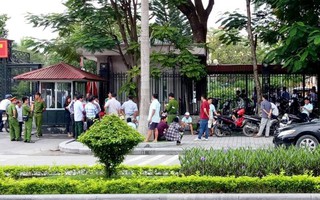 Dân Sầm Sơn kéo tới UBND tỉnh Thanh Hóa" đòi" việc làm