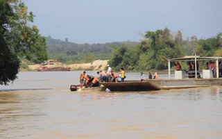 Thăm bạn, người đàn ông bị nước cuốn trôi