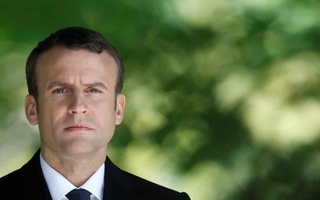 Cựu nữ sĩ đấu bò vào "đội" của ông Macron