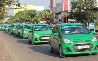 Không để taxi truyền thống đơn độc trước Uber, Grab