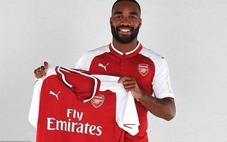 Arsenal ra mắt Lacazette, M.U tranh Lukaku với Chelsea