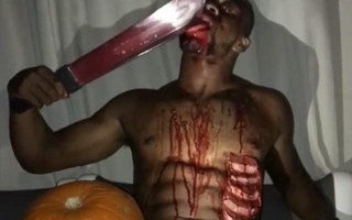 Ghê rợn cảnh ngôi sao thể thao đón Halloween