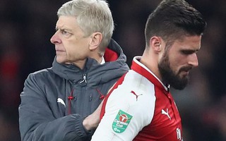 Wenger báo tin buồn về Giroud