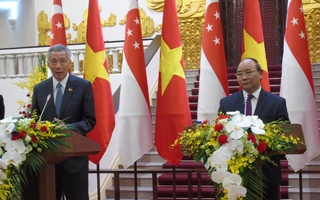 Thủ tướng Việt Nam - Singapore bàn về Biển Đông