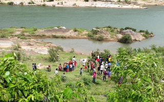 Phát hiện thi thể người phụ nữ khỏa thân trôi sông Đakrông