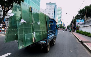 Thót tim với "hung thần" trên phố