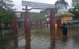Quảng Trị: Hơn 300 nhà dân vẫn còn ngập sâu trong nước