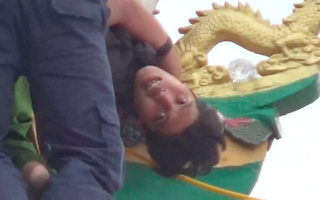 VIDEO giây phút nghẹt thở bắt kẻ "ngáo đá" trên tháp chùa