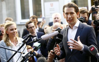 Nước Áo chờ người "xốc lại" chính trị