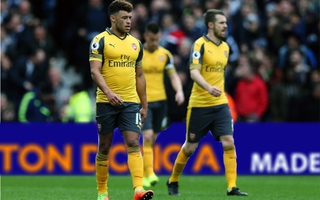 Arsenal lún sâu vào khủng hoảng