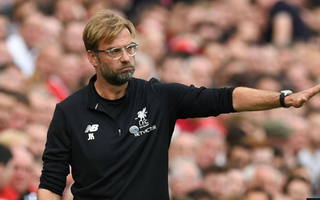 Klopp chê cách làm bóng đá của M.U