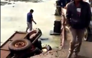 Lâm Đồng: Xe rơi xuống cầu, nạn nhân nguy kịch