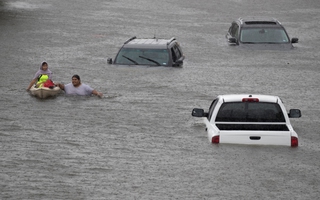 "Bóng ma Katrina" trong hình hài Harvey