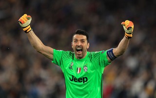 Buffon khát cúp Champions League trước khi "treo găng"