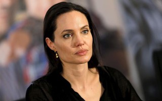 Angelina Jolie phản bác chỉ trích  cô tàn nhẫn