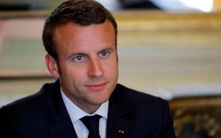 Ba tháng nhậm chức, Tổng thống Macron tốn hơn 30.000 USD trang điểm