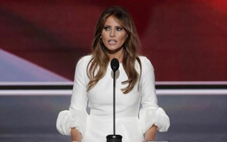 Bà Melania Trump bị yêu cầu chuyển chỗ ở