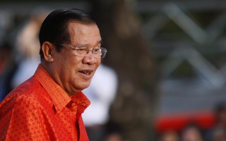 Ông Hun Sen thách thức Mỹ và EU đóng băng tài sản