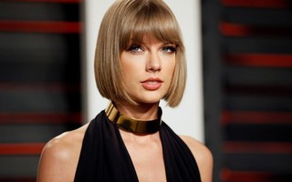 Thắng kiện, Taylor Swift làm từ thiện như cam kết