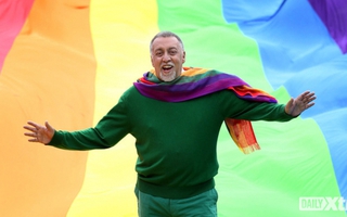 “Cha đẻ” của cờ cầu vồng LGBT qua đời