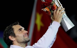 Vô địch Thượng Hải Masters, Federer thật "già mà gân"!