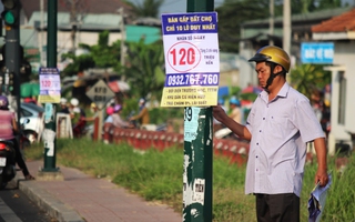 Quảng cáo, rao vặt bủa vây phố xá