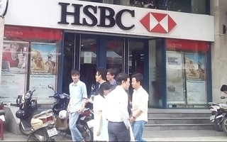 Nữ chuyên viên chiếm đoạt của HSBC gần 5 tỉ đồng