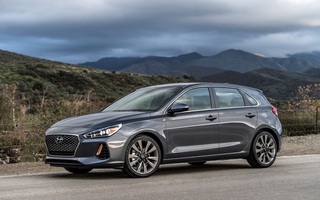 Xe gia đình Hyundai Elantra GT ra mắt