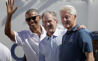 Ba cựu tổng thống Obama, Bush và Clinton gây sốt tại Presidents Cup