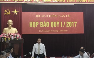 3 phương án giá trần, giá sàn vé máy bay