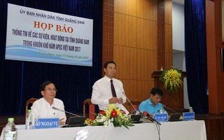 Quảng Nam tặng tranh mạ vàng cho đại biểu dự APEC