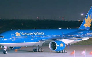 Máy bay Vietnam Airlines hạ cánh khẩn cấp để cấp cứu hành khách co giật