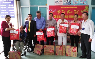 Tặng 270 suất quà cho gia đình khó khăn ở Đà Nẵng