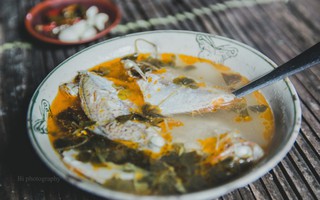 Canh chua cá liệt nấu với me đất