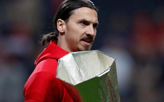 Sốc với "quà" treo thưởng của fan M.U dành cho Ibrahimovic