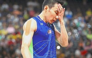 Lee Chong Wei ngã dập gối, sốc với Hiệp hội cầu lông Malaysia
