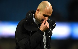 Guardiola đối mặt với 2 tháng "giông bão"