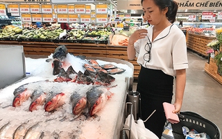 Đi chợ mua cá ngoại