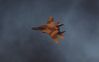Syria kích hoạt hệ thống phòng không, bắn máy bay Israel