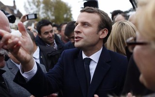 Bầu cử tổng thống Pháp: "Canh bạc điên rồ" của ông Macron