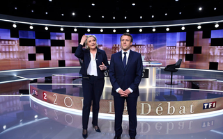 Hai ứng viên tổng thống Pháp đấu khẩu dữ dội