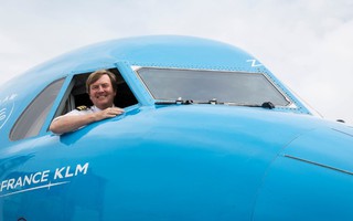 Vua Hà Lan bí mật lái máy bay chở khách suốt 21 năm