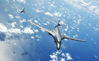Không quân, hải quân Mỹ "mài kỹ năng chiến đấu" ở biển Đông